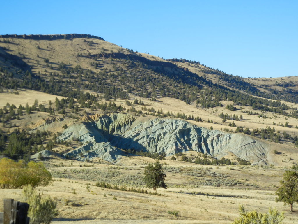 John Day Fossil Beds Paint Hills_Green Hills