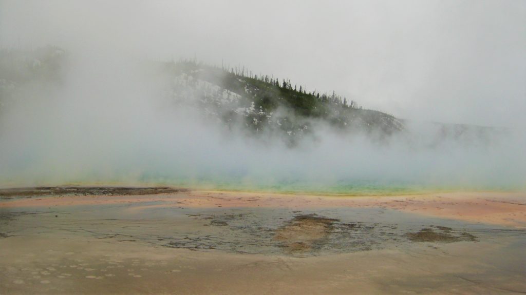 Yellowstone_Grand Prismatic in the spring