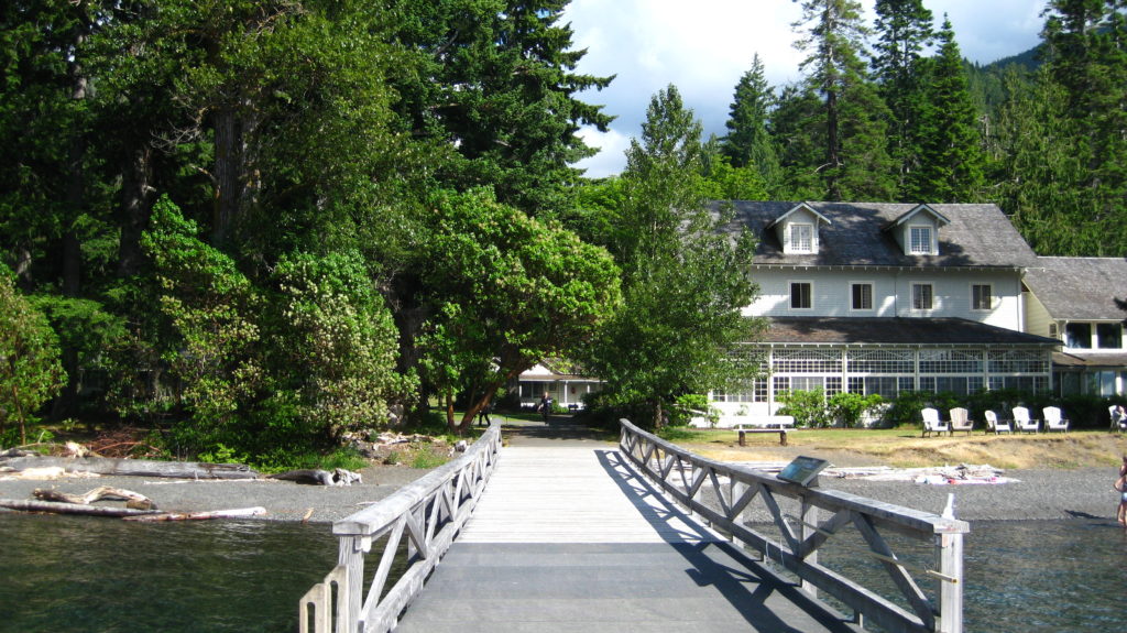 Olympic_Crescent Lake Lodge from dock